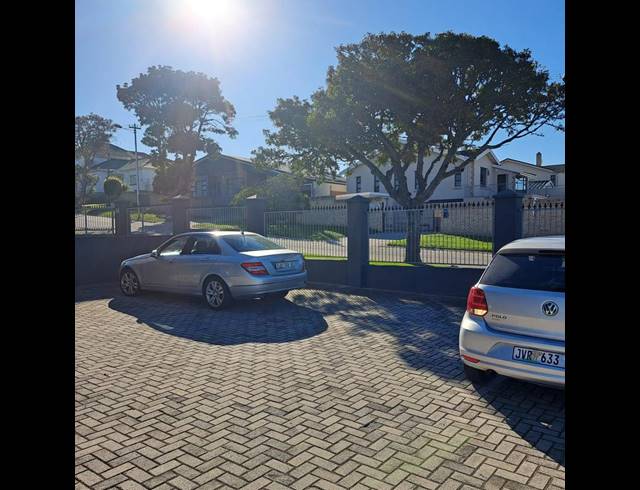 BUSINESS FOR SALE IN NEWTON PARK